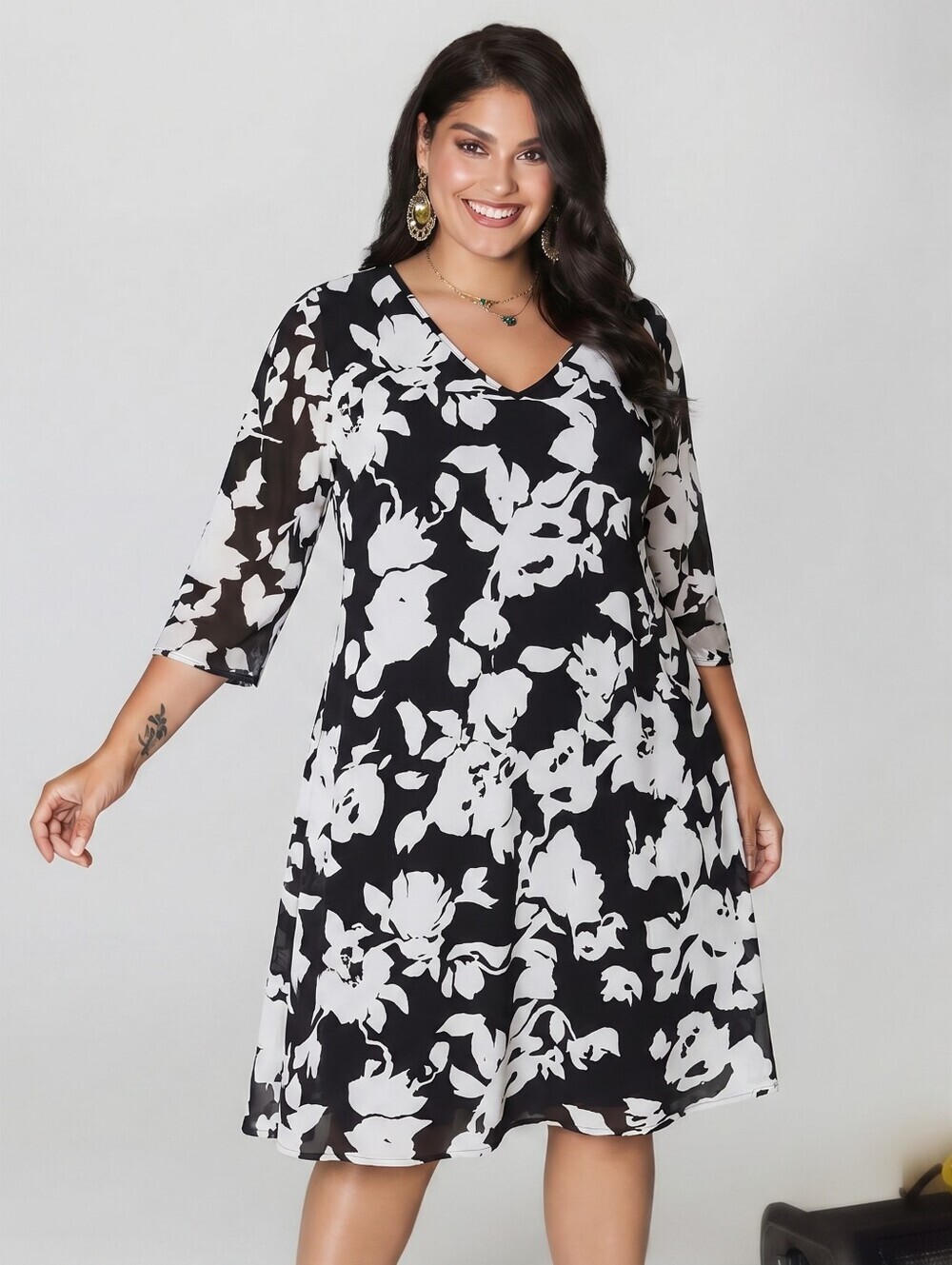 Cato Plus Size Womens Black Floral Sheer Bell Sleeve Mini Shift Dress Sz  26/28W